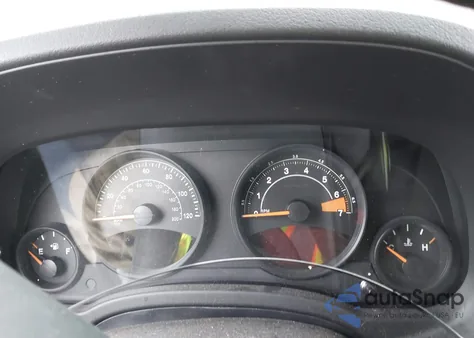 2016 Jeep Compass Sport z USA, uszkodzony, nr VIN 1C4NJCBA8GD524753